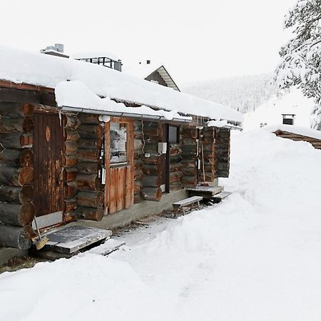 Classic Log Cabin Ski-In Ski-Out Levi Exterior photo