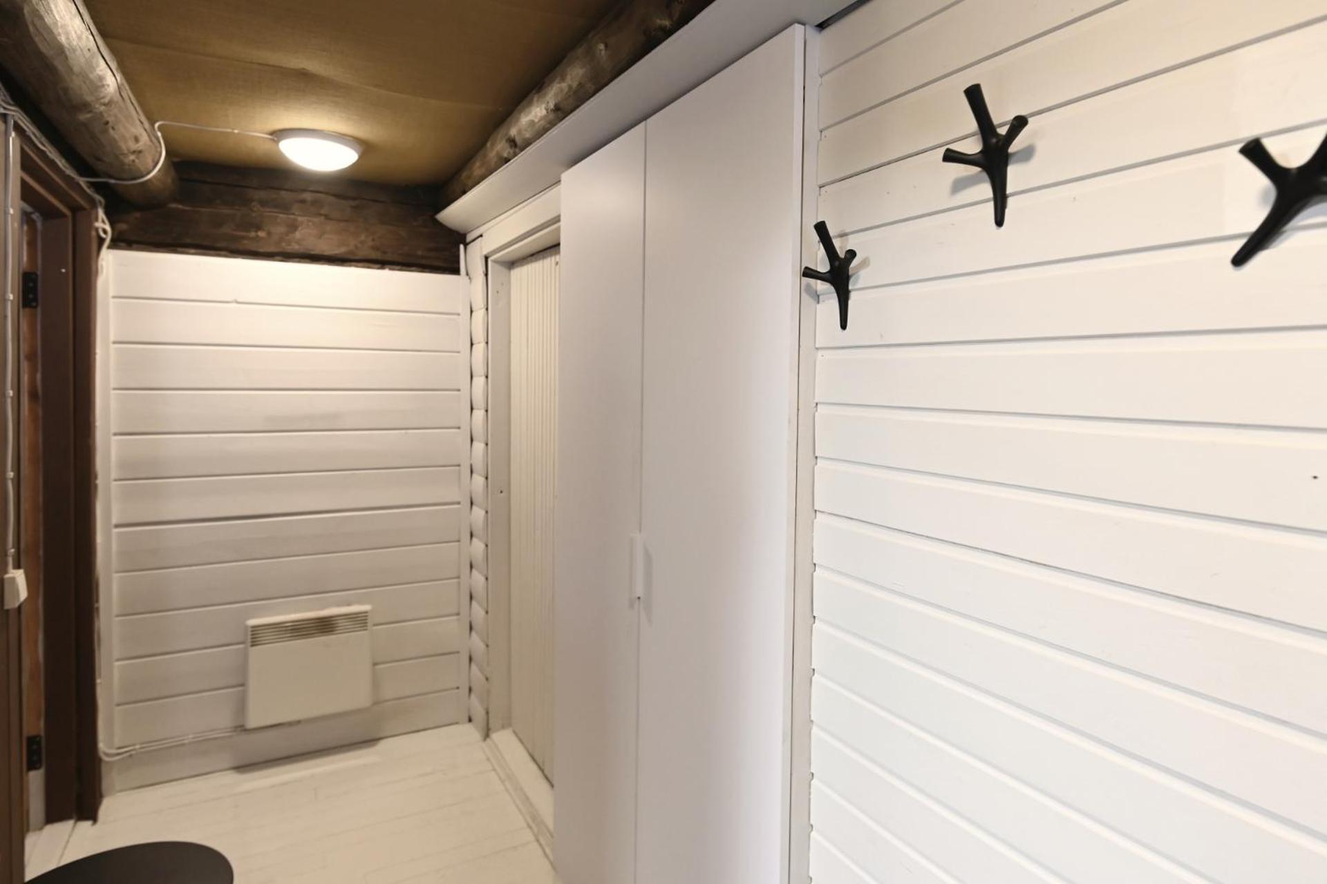 Classic Log Cabin Ski-In Ski-Out Levi Room photo
