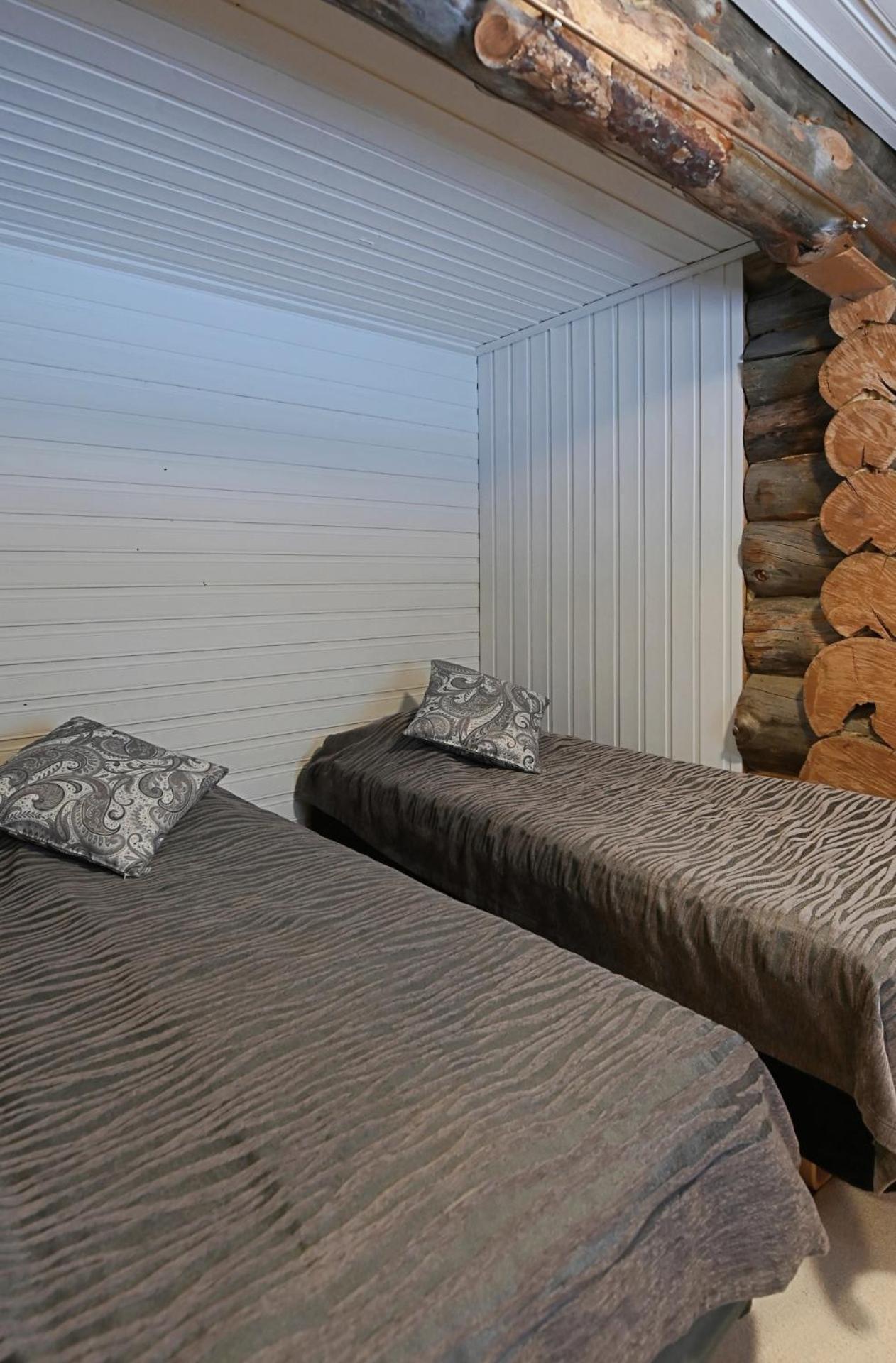 Classic Log Cabin Ski-In Ski-Out Levi Exterior photo