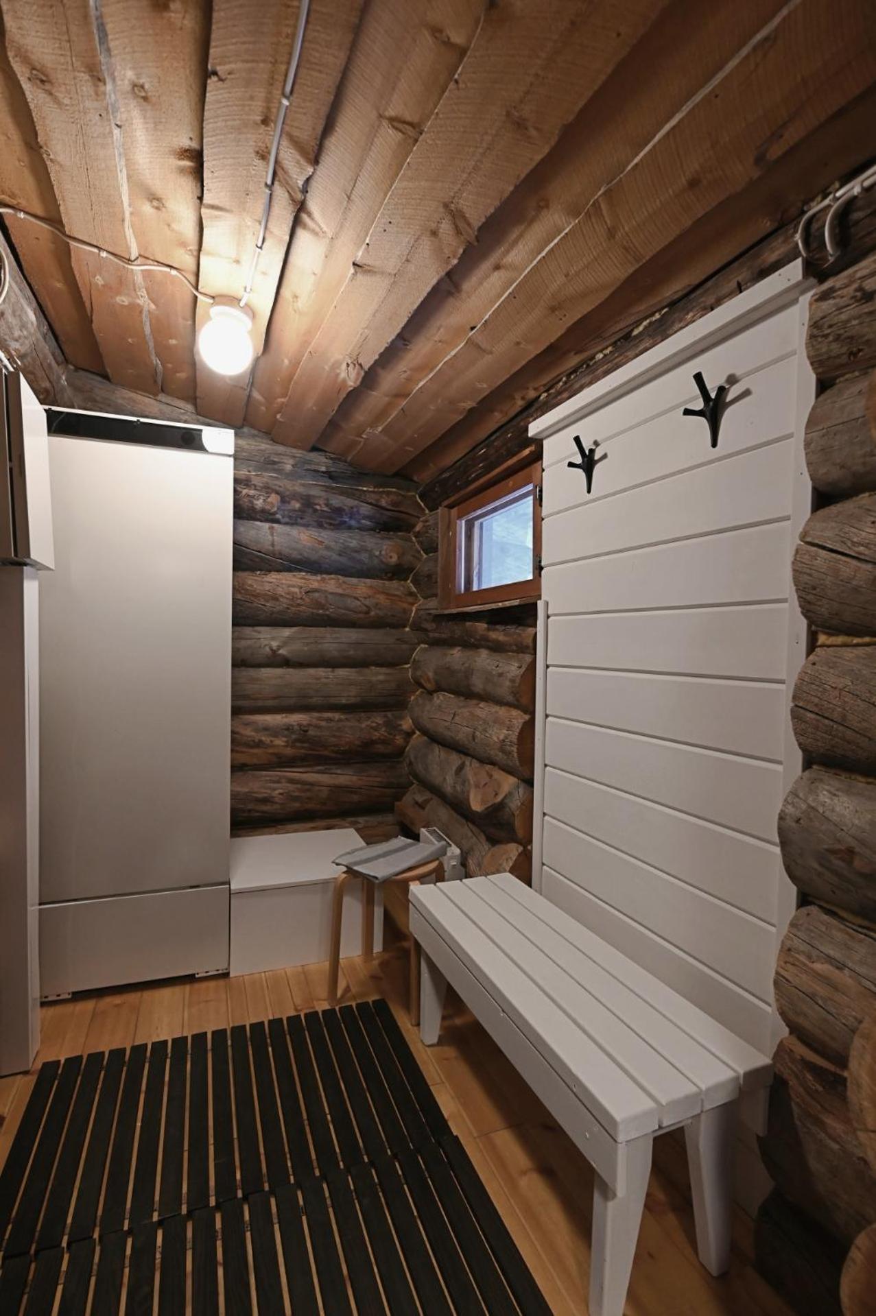 Classic Log Cabin Ski-In Ski-Out Levi Room photo