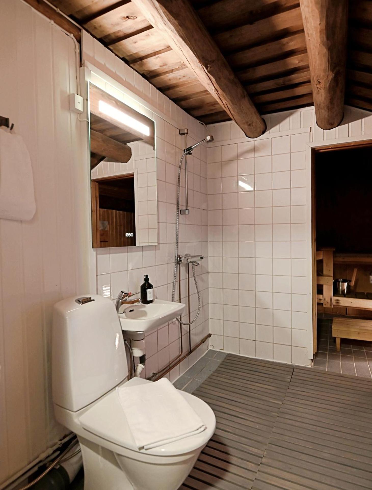 Classic Log Cabin Ski-In Ski-Out Levi Exterior photo