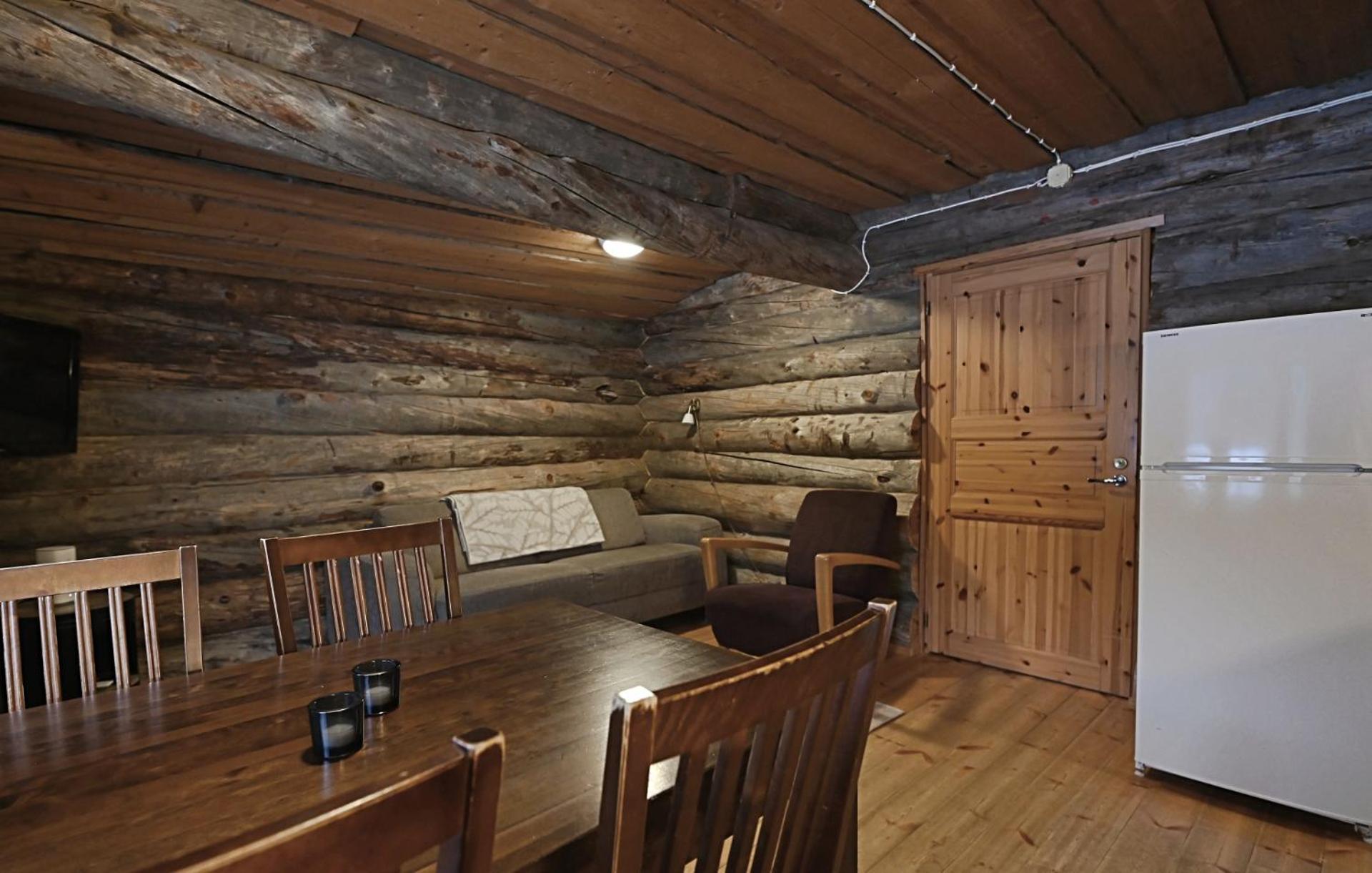 Classic Log Cabin Ski-In Ski-Out Levi Room photo
