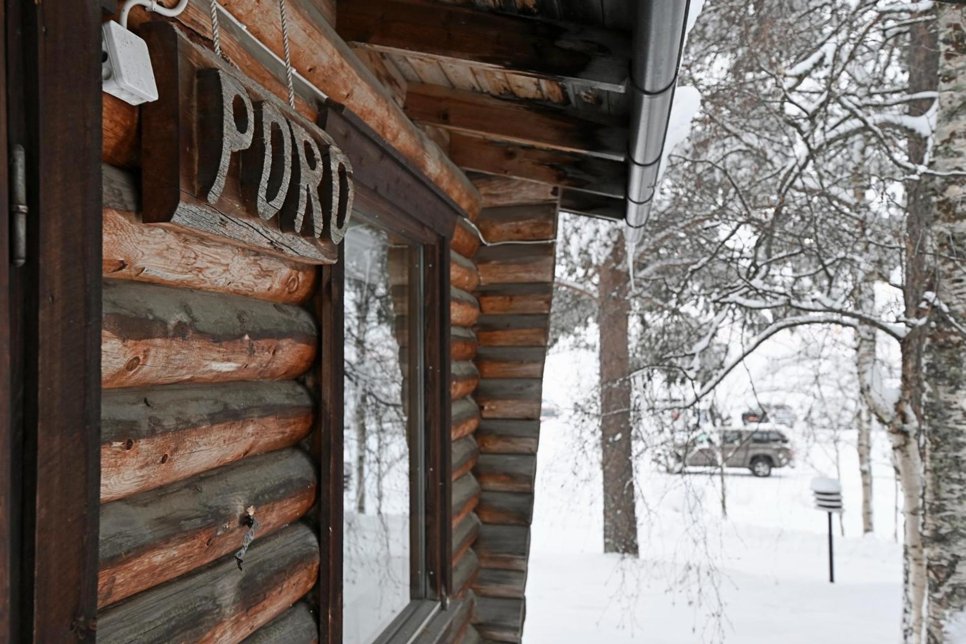 Classic Log Cabin Ski-In Ski-Out Levi Exterior photo
